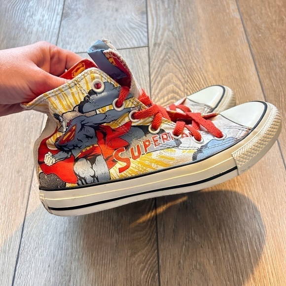 Superman Converse Men’s 4 / Women’s 6 DC Comics Chuck Taylor’s - Picture 6 of 7